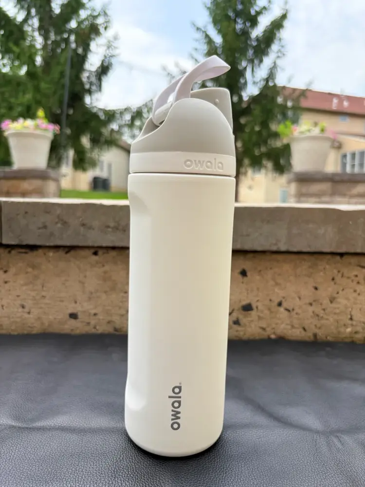 Owala FreeSip in Marshmallow