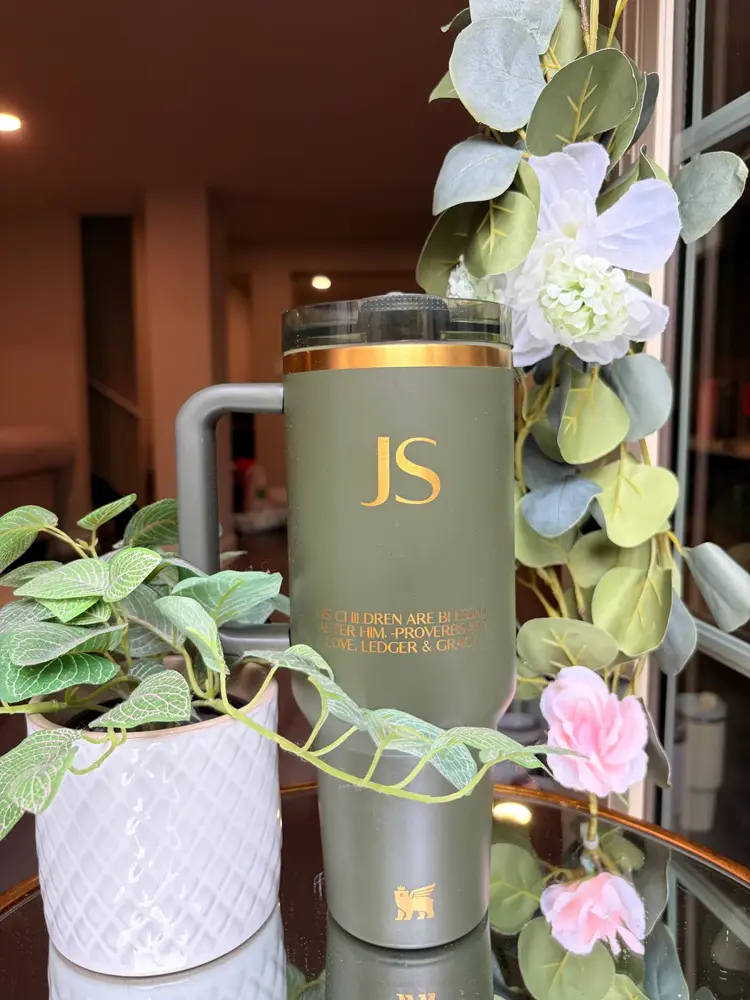 Engraved Gilded Flip Straw in Cypress