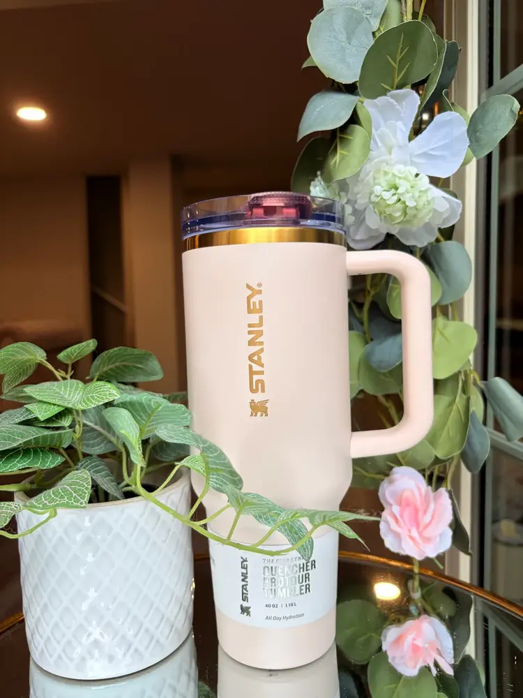 Gilded Flip Straw in Gilded Sugar