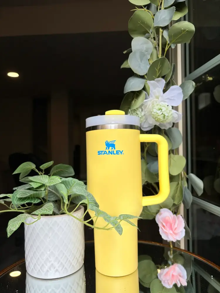 Stanley Quencher in Daffodil