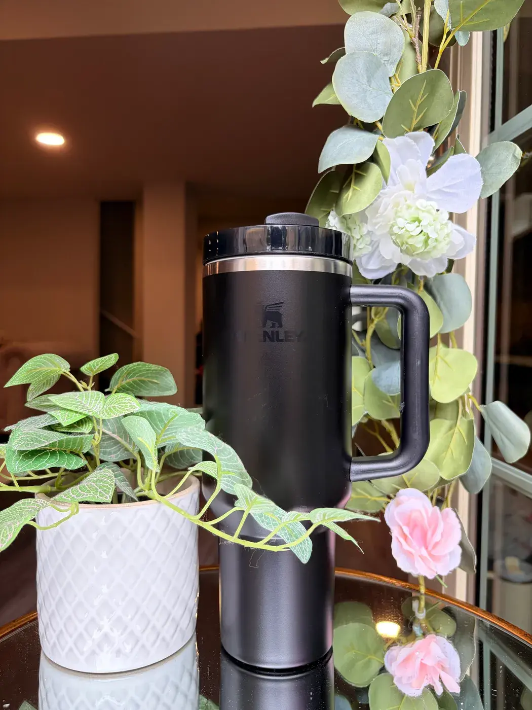Stanley 40oz Quencher H2.0 in Black, ready for laser engraving